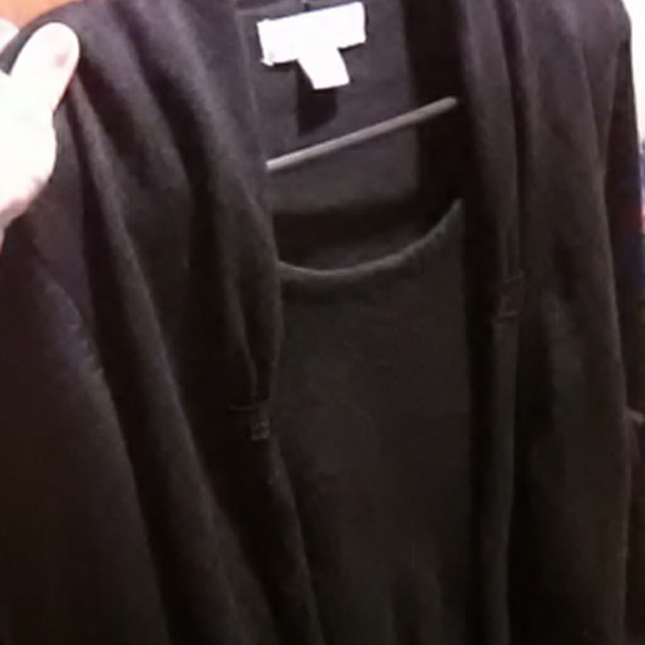 🖤Sag Harbor 2 Piece Sweater with Sequin Accents🖤 - Picture 7 of 8